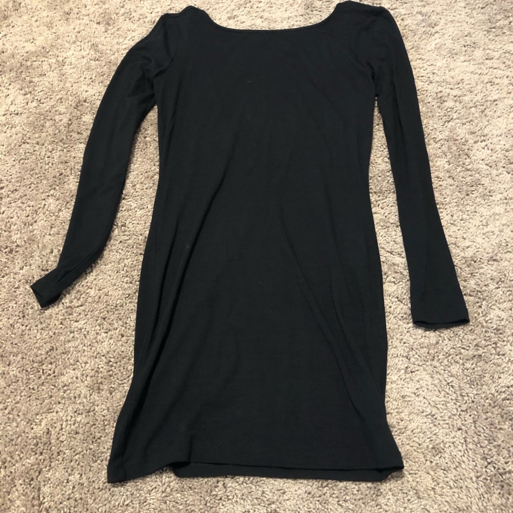 BLACK LONGSLEEVE OPEN BACK DRESS
